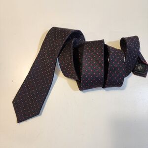 Express Stylish Navy and Red Patterned Silk Tie